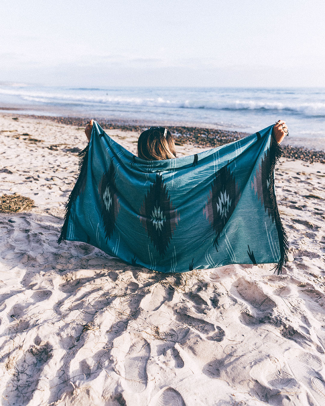 https://www.leustowels.com/cdn/shop/products/leus-beachtowel-heritage-sky-7.jpg?v=1630088876